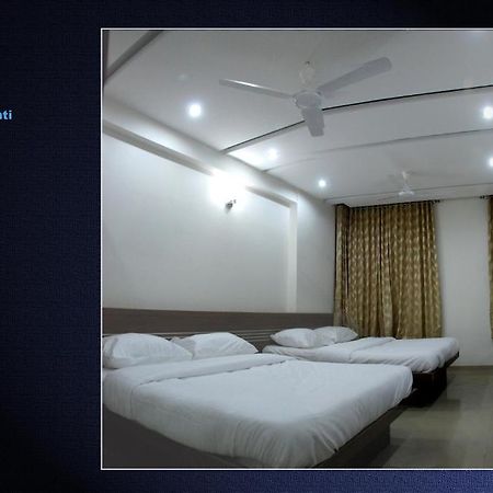 Sai Srushti Hotel Shirdi Exterior foto
