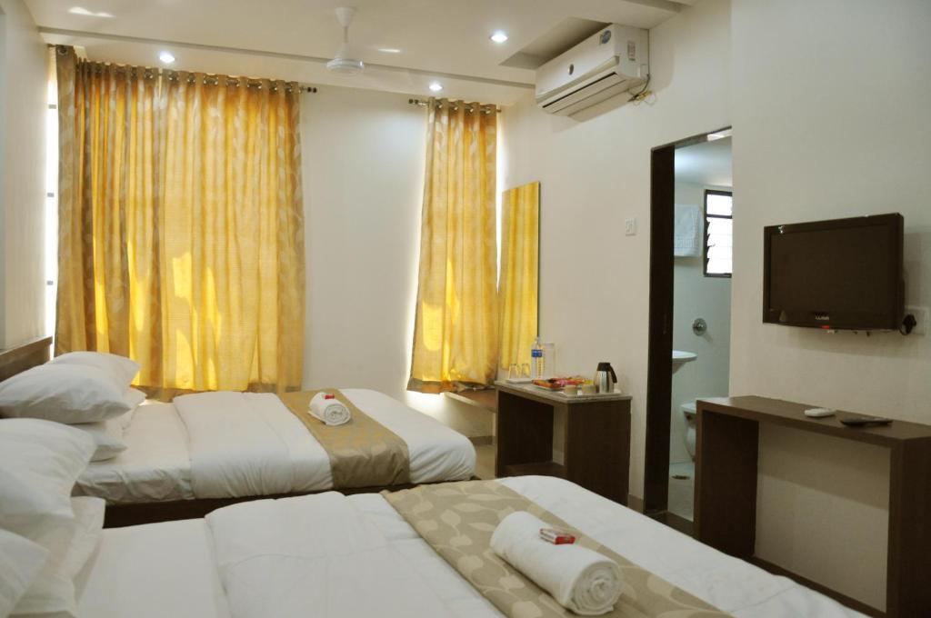 Sai Srushti Hotel Shirdi Exterior foto