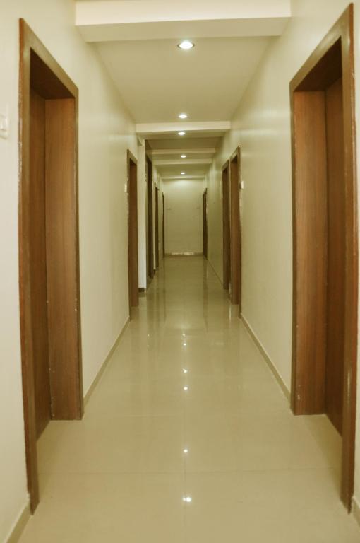 Sai Srushti Hotel Shirdi Exterior foto